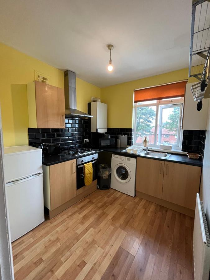 2 Bedroom Apartment, 5 Minutes From City Centre นิวคาสเซิล อะพอน ไทน์ ภายนอก รูปภาพ
